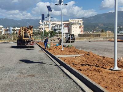 Διαμορφώνεται το πάρκινγκ στην Καρακούση