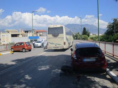 Καλαμάτα: Σοβαρό τροχαίο στη γέφυρα της Αγίας Τριάδας