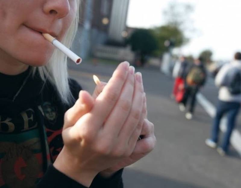 Ερευνα για το κάπνισμα σε νέους και εφήβους στην Ελλάδα