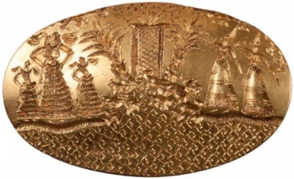 Το πάνω μέρος ενός χρυσού δακτυλίου απεικονίζει μια σκηνή σε ένα ιερό ενδεχομένως σε νησί. Στη μέση είναι μια μινωική θεά, ενώ οι άλλες είναι πιθανότατα γυναίκες που την υμνούν