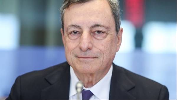 Bloomberg: Με τη λήξη της θητείας Ντράγκι η Ιταλία μπορεί να αποκλειστεί από την ηγεσία της ΕΚΤ