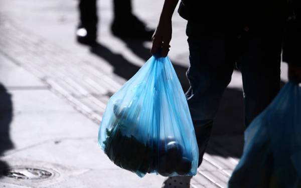 Μείωση 75-80% στη χρήση της πλαστικής σακούλας