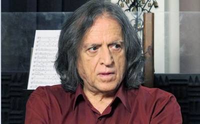 Ο συνθέτης και ποιητής Γιάννης Γλέζος στην &quot;Ε&quot;: «Συγκλονιστική η αποκάλυψη της δύναμης της τέχνης στην επαφή της με την αλήθεια»