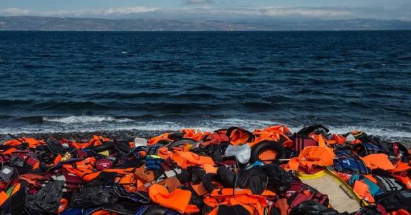 Χίος: Η δεύτερη ζωή των σωσιβίων που συλλέγονται από τις ακτές