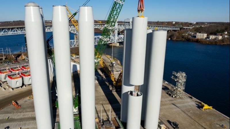 Η κυβέρνηση Ντ. Τραμπ αναστέλλει όλα τα μεγάλα υπεράκτια έργα αιολικής ενέργειας