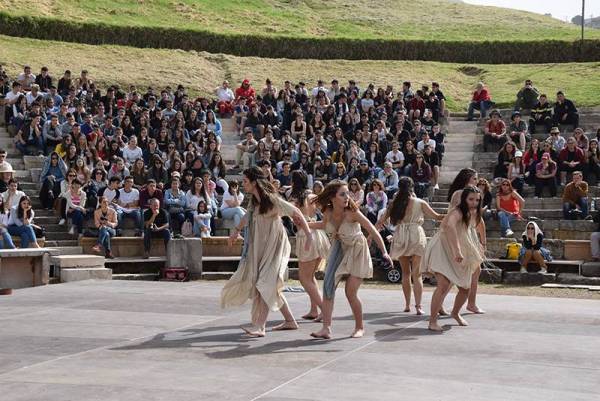 Θεσμοθέτηση του Νεανικού Φεστιβάλ Αρχαίου Δράματος ζητά από το υπουργείο Παιδείας ο Δήμος Μεσσήνης