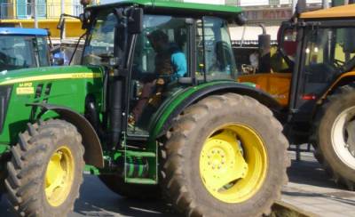 Συγκεντρώνουν τρακτέρ στο Χανδρινού