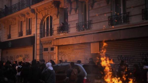 Γαλλία: Νέες ταραχές μετά το διάγγελμα Μακρόν