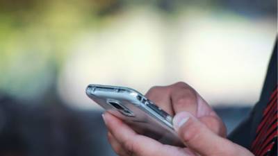 Απίστευτη απάτη και «χρυσά» κέρδη: Σπείρα πουλούσε αντί για κινητά... μπουκάλια νερό