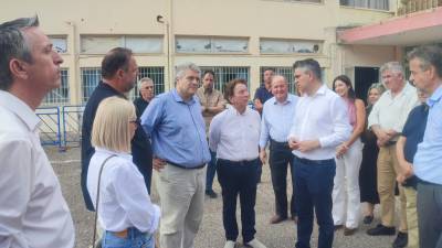 Ετοιμο για τη νέα σεζόν το ΕΠΑΛ Κυπαρισσίας - Τις εργασίες ανακαίνισης επιθεώρησε χθες ο Χρ. Δήμας
