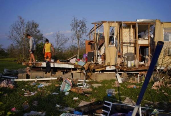 ΗΠΑ: Στους 12 οι νεκροί από το πέρασμα του κυκλώνα Άιντα από τη Λουιζιάνα
