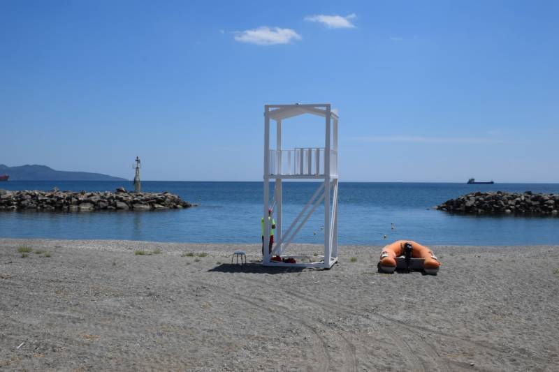 Σε τροχιά αναβάθμισης η ναυαγοσωστική κάλυψη στις παραλίες της Καλαμάτας - Καταγγελίες ξανά για «καρτέλ»