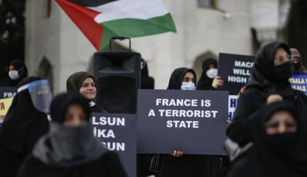 Τουρκία: Διαδηλώσεις κατά του Charlie Hebdo για σκίτσα του Μωάμεθ