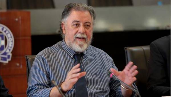 Πανούσης: «Να θυσιαστούν οι εξαγγελίες της Αριστεράς και όχι ο λαός σε ένα ενδεχόμενο αδιέξοδο»