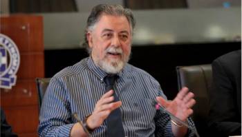 Πανούσης: «Να θυσιαστούν οι εξαγγελίες της Αριστεράς και όχι ο λαός σε ένα ενδεχόμενο αδιέξοδο»