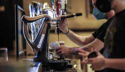 20.000 κενές θέσεις στην εστίαση - Οι ειδικότητες με τις μεγαλύτερες ελλείψεις