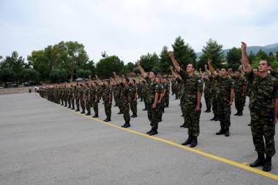 Κλείνουν τα στρατόπεδα Καλαμάτας και Ναυπλίου: Τι αλλάζει στο Στρατό Ξηράς