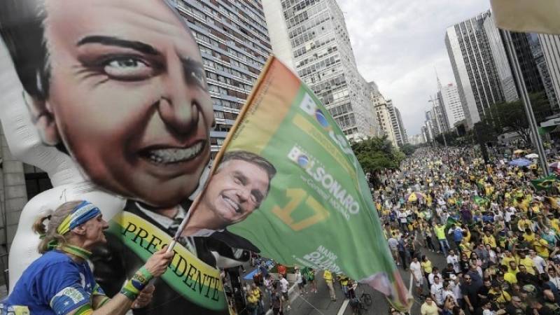 Βραζιλία: Ο Μπολσονάρου φέρεται να οδεύει σε νίκη στον δεύτερο γύρο