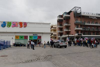 Αποκλεισμός καταστημάτων από το ΠΑΜΕ στην Καλαμάτα