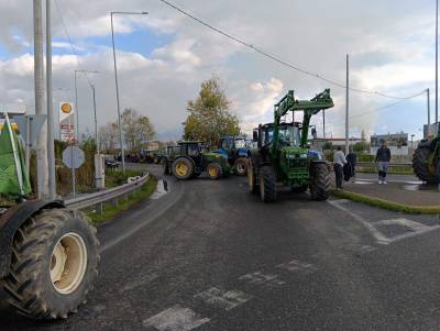 Τα αγροτικά μπλόκα αρχή μιας νέας περιδίνησης