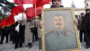 Περισσότεροι από τους μισούς Ρώσους πιστεύουν στον θετικό ρόλο του Στάλιν στη ρωσική Ιστορία