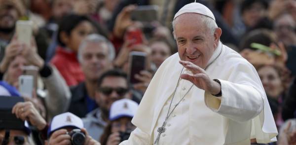 Πάπας Φραγκίσκος: Εισήχθη σε νοσοκομείο στη Ρώμη