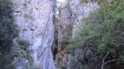 Eπεσε σε κώμα ενώ εξερευνούσε φαράγγι στην Κυνουρία!