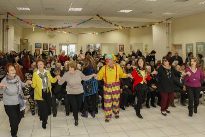 Αποκριάτικο γλέντι στο Β&#039; ΚΑΠΗ Καλαμάτας (βίντεο)