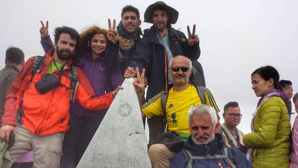 Στην υψηλότερη κορυφή της Ινδοκίνας πάτησαν 6 μέλη του ΕΟΣ Καλαμάτας (βίντεο)