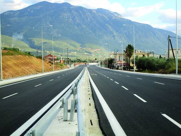 Δεν έρχεται Καλαμάτα ο πρωθυπουργός στην παράδοση του περιφερειακού: Εκλογές και Σαμαράς &quot;φρέναραν&quot; τον Τσίπρα