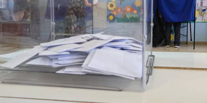Δημοσκόπηση MRB: Σταθερά πρώτη με 29% η ΝΔ - Δεύτερη η ΕΛΑΣ (Βίντεο)