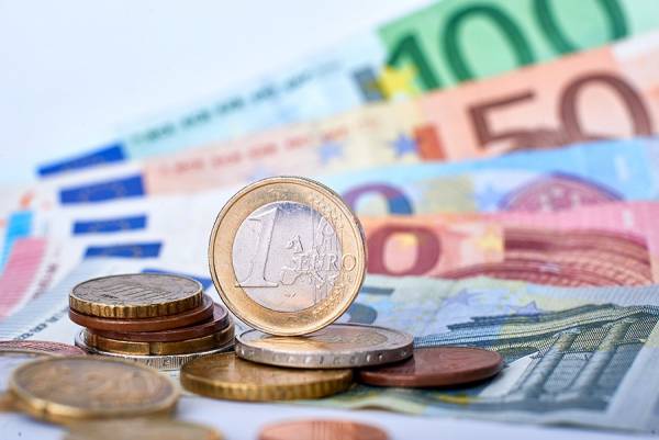 Ποσό ύψους 812,5 δισ. ευρώ άντλησε το Δημόσιο από τη δημοπρασία εντόκων γραμματίων 3μηνης διάρκειας
