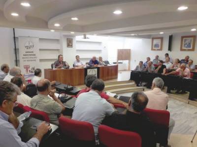 Διακοπή στο Δημοτικό Συμβούλιο Μεσσήνης: Λιποθύμησε ο πρόεδρος της Τοπικής Κοινότητας Βλάση
