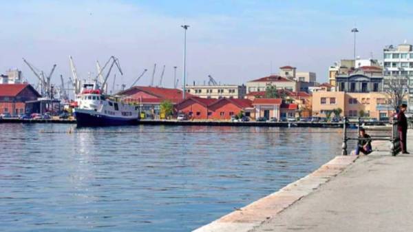 Κυρώσεις για επικίνδυνο φορτίο σε πλοίο στο λιμάνι της Θεσσαλονίκης