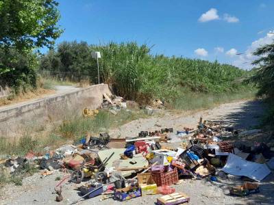 Εικόνα εγκατάλειψης και στο ρέμα Ξερίλα