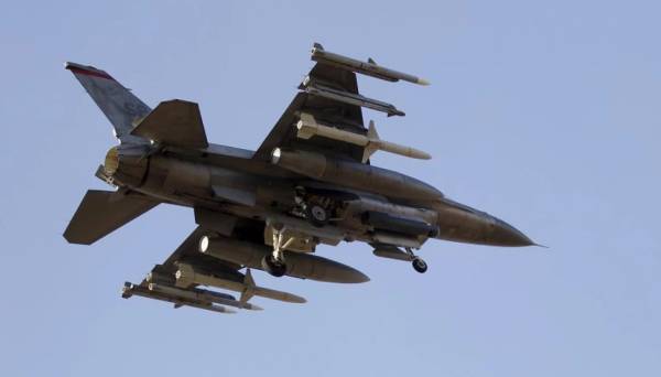 Πτήσεις τουρκικών F-16 πάνω από τους Ανθρωποφάγους και το Μακρονήσι