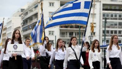 Με μεγάλη παρέλαση τιμήθηκε η Εθνική Επέτειος στην Αθήνα (βίντεο)