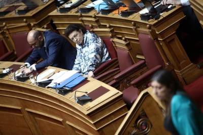 Ψηφίστηκε εν μέσω αντιδράσεων το πολυνομοσχέδιο για την πολιτιστική κληρονομιά: Τι αλλάζει σε κινηματογράφο, ΟΔΑΠ και ενάλιες αρχαιότητες