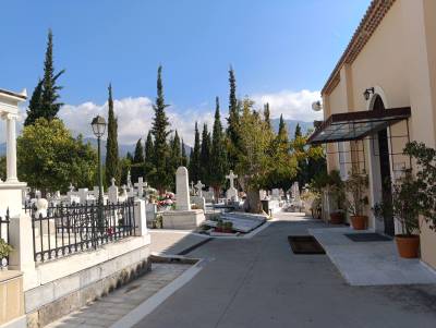 Σοβαρό ζήτημα με εκταφές των νεκρών του Covid – Ατόφιες ξεθάφτηκαν σοροί στο Νεκροταφείο Καλαμάτας