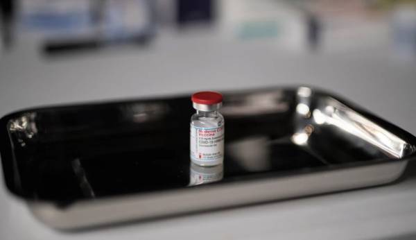 Κορονοϊός: Η Moderna ετοιμάζει ενισχυτική δόση εμβολίου που θα καλύπτει και την Όμικρον