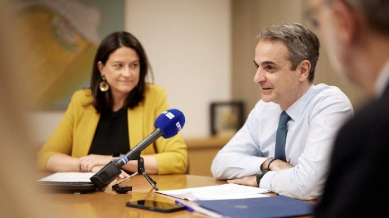 Σύσκεψη στο Μαξίμου υπό τον πρωθυπουργό για τις συλλογικές συμβάσεις