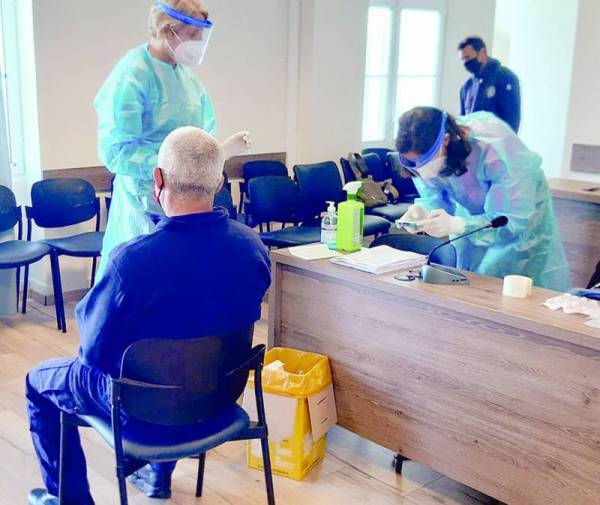 Κορονοϊός: 2 νέα κρούσματα στη Μεσσηνία - 334 πανελλαδικά, 288 διασωληνωμένοι, 24 θάνατοι