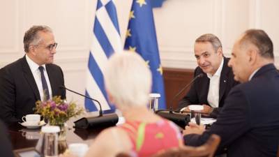 Συνάντηση Μητσοτάκη με τον γενικό διευθυντή της UNESCO - Στο επίκεντρο τα γλυπτά του Παρθενώνα