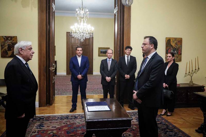 Ορκίστηκε ο νέος υπουργός Τουρισμού Θανάσης Θεοχαρόπουλος