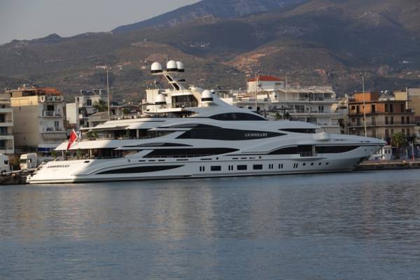 Το εντυπωσιακό σκάφος &quot;Lionheart&quot; στο λιμάνι της Καλαμάτας (φωτογραφίες)