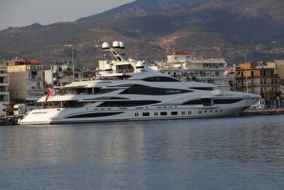 Το εντυπωσιακό σκάφος "Lionheart" στο λιμάνι της Καλαμάτας (φωτογραφίες)