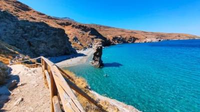 Η Ανδρος ανάμεσα στα καλύτερα ευρωπαϊκά νησιά, που προτείνονται στους Γάλλους ταξιδιώτες​​​​​​​​​​​​​​​