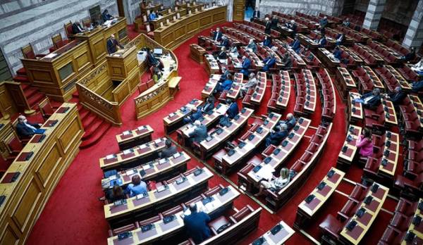 Βουλή: Υπερψηφίστηκε κατά πλειοψηφία το νομοσχέδιο «Γιατρός για όλους»