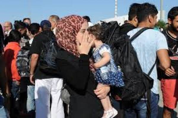 Ακόμη 1.775 πρόσφυγες το πρωί στο λιμάνι του Πειραιά