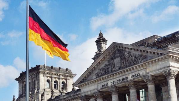 Γερμανία: Περικοπές προκειμένου να κλείσει η &quot;τρύπα&quot; των 17 δισεκατομμυρίων ανακοίνωσε η κυβέρνηση